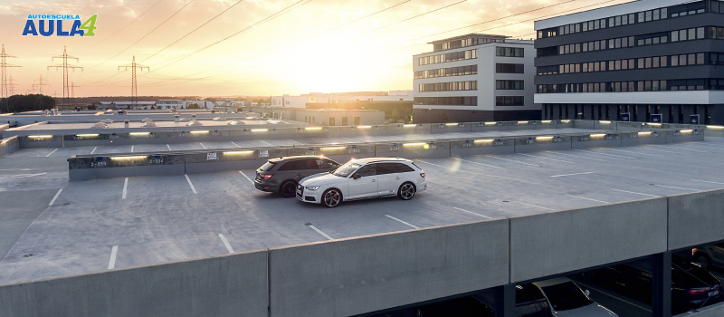 Aprende a aparcar de las diferentes maneras paso a paso con estos consejos