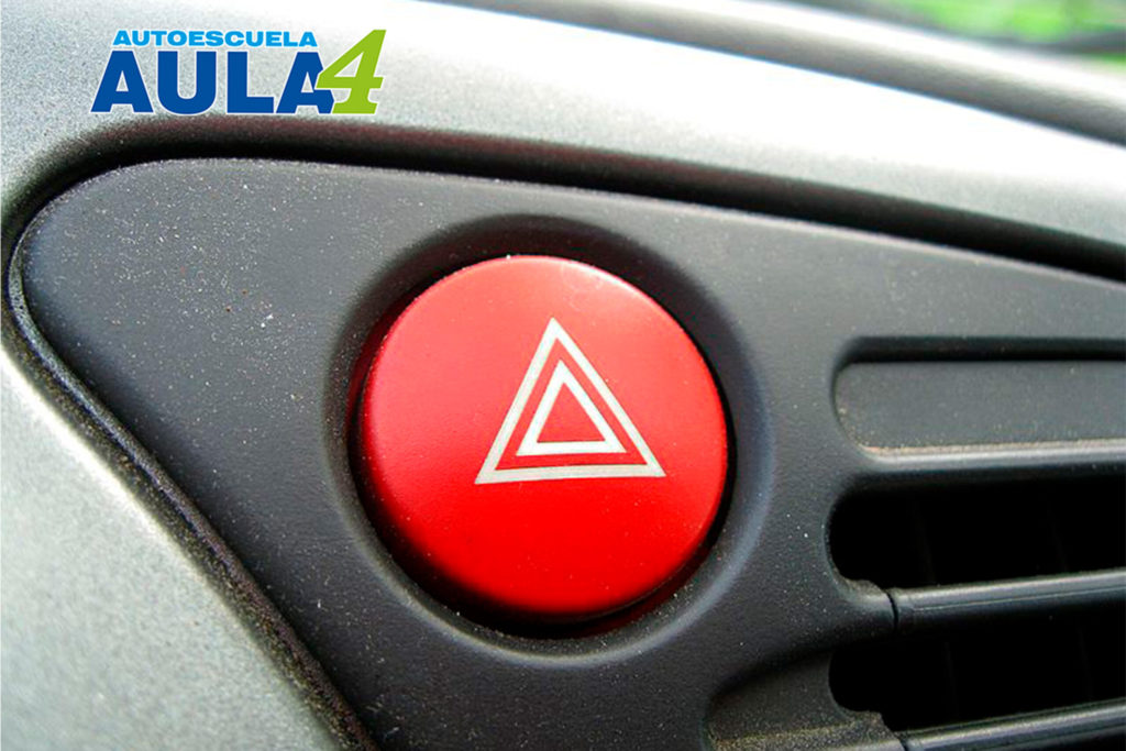 Botón de luz de emergencia.