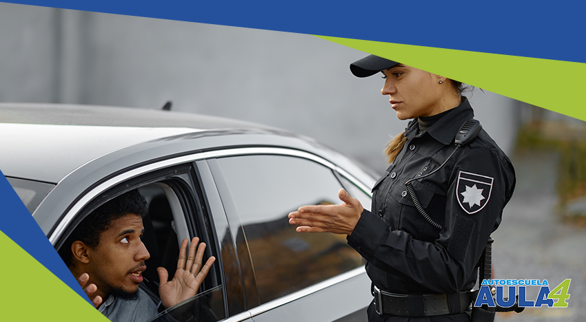 hombre multado por no utilizar sistemas de retención infantil 