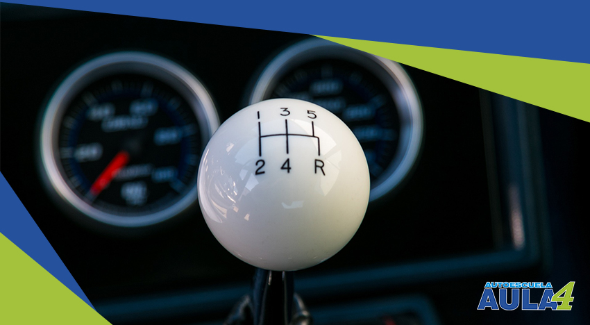 Palanca de cambios para reducir el consumo.