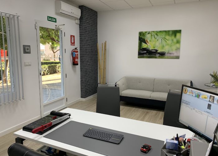 Entrada principal Autoescuela Aula4